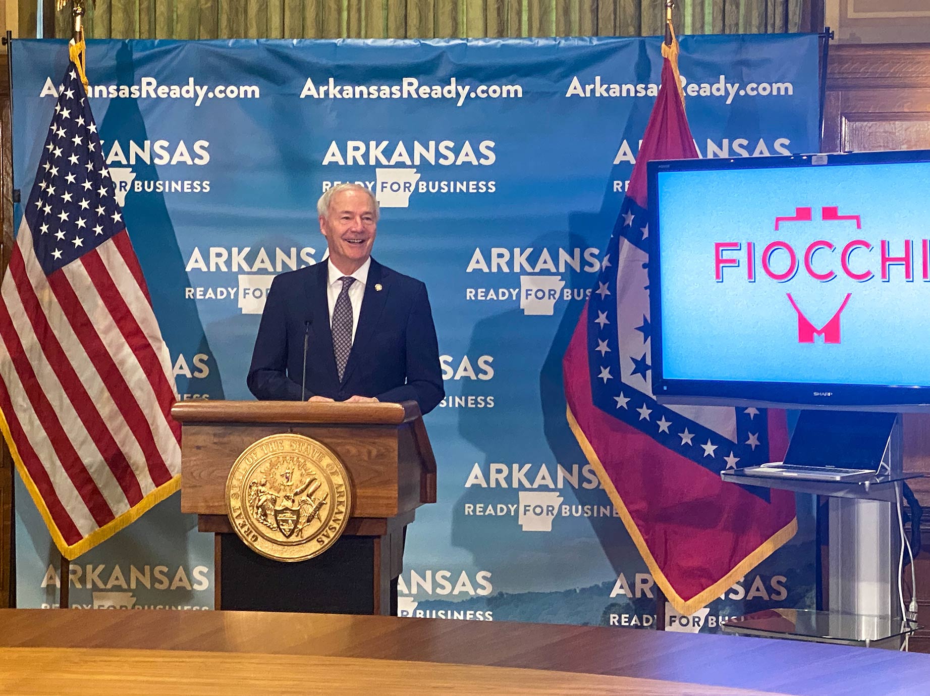 Governor Hutchinson at Fiocchi announcement Governor Hutchinson at Fiocchi announcement